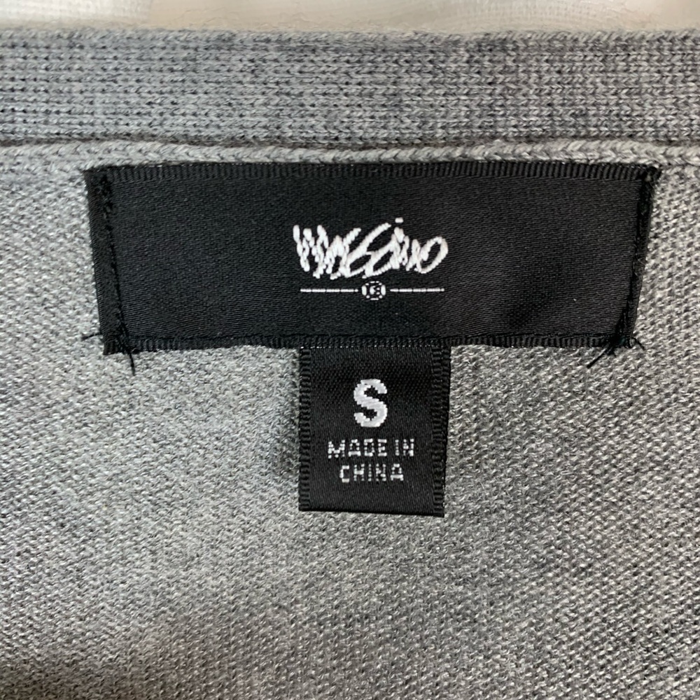 V-neck sweater - Picture 3 of 3